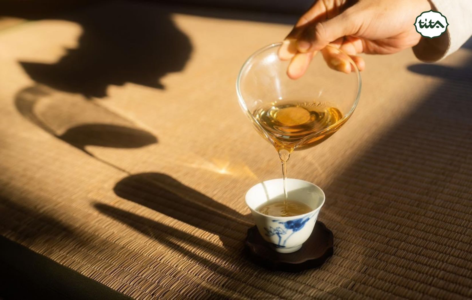 Trà sen hồ tây chất lượng giúp cho cuộc trò truyện càn thêm lâu