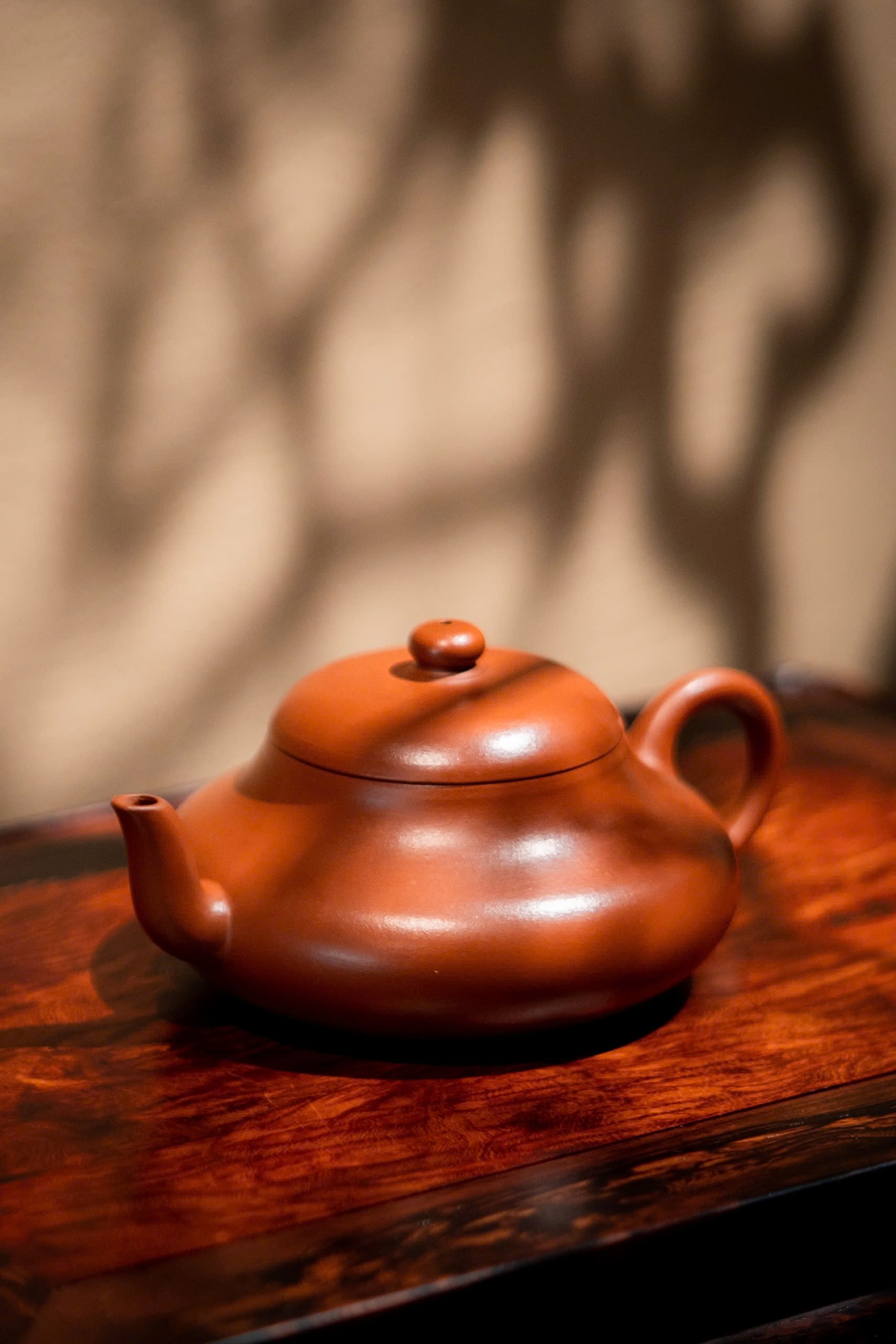 ấm tử sa quân đức chu nê